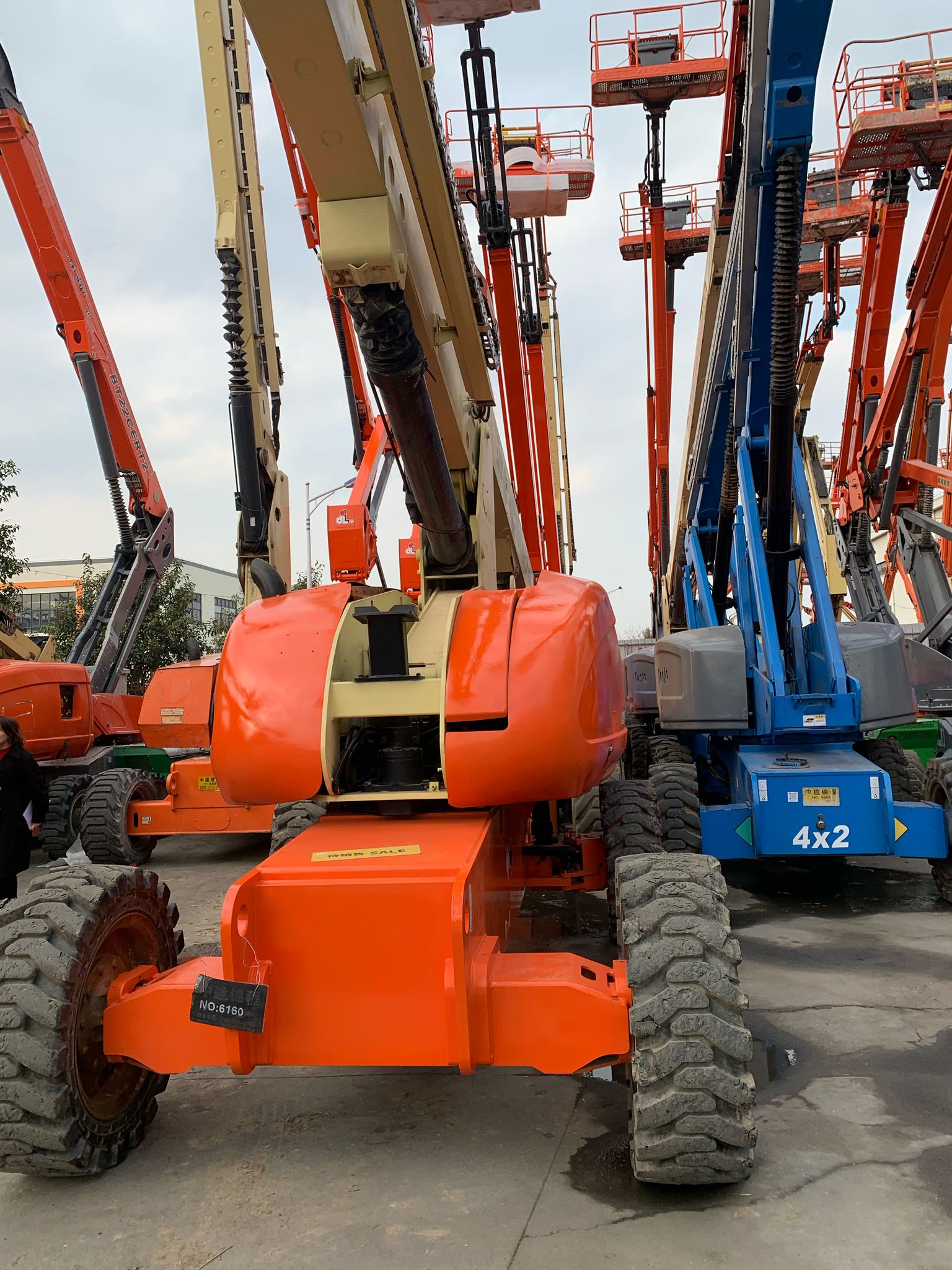 Articulated Boom Lift