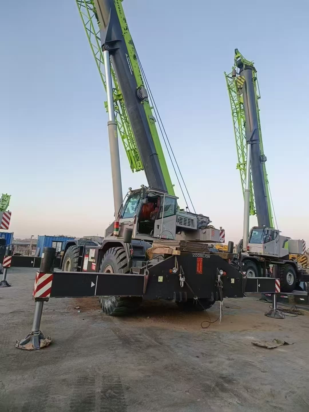Rough Terrain Crane 50T – 200T