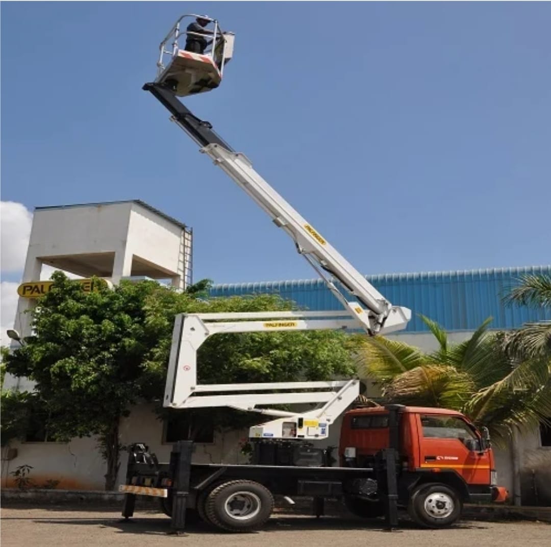 Trailer Mounted Lift